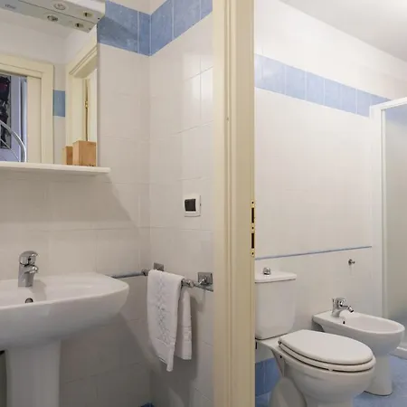 Enjoyable Piazza Della Berlina Studio Apartment